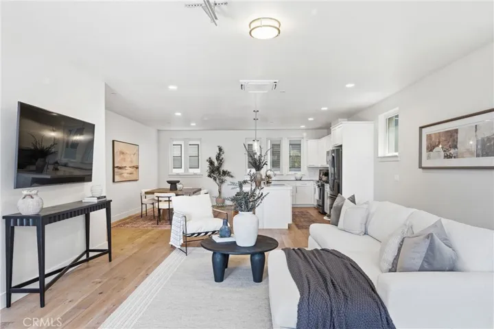 2460 Victoria 104, San Luis Obispo, California 93401