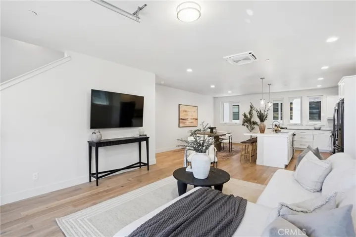2460 Victoria 104, San Luis Obispo, California 93401