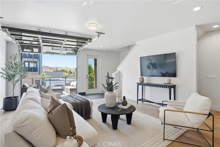 2460 Victoria 104, San Luis Obispo, California 93401