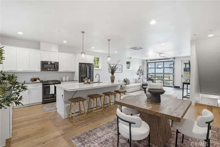 2460 Victoria 104, San Luis Obispo, California 93401