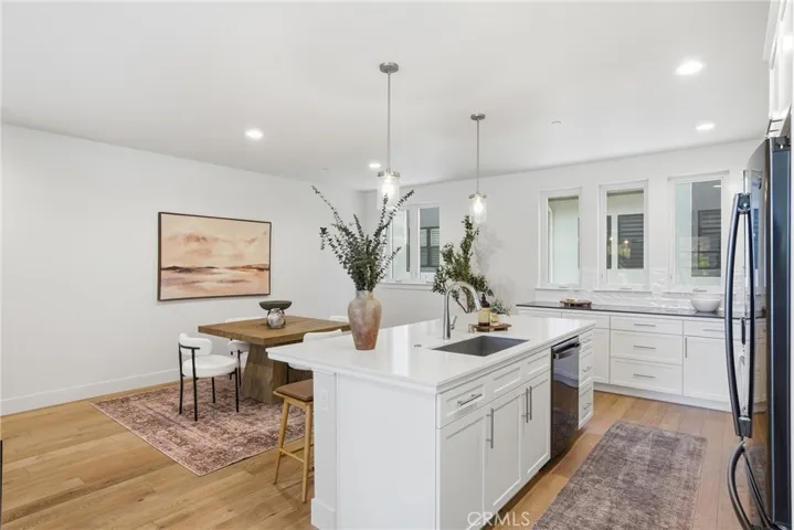 2460 Victoria 104, San Luis Obispo, California 93401