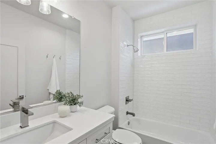 2460 Victoria 104, San Luis Obispo, California 93401