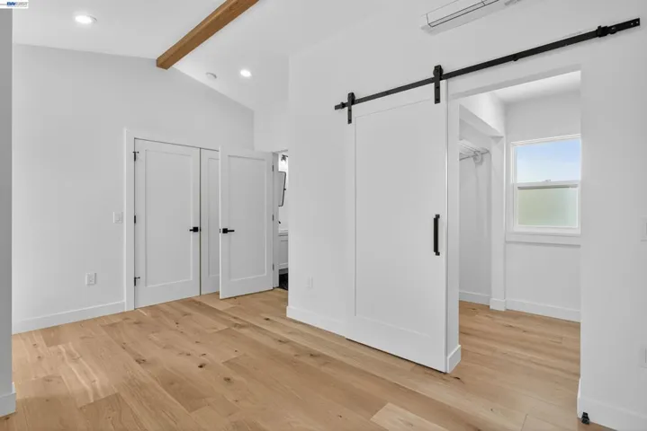 914 61st Street, Oakland, California 94608-1327