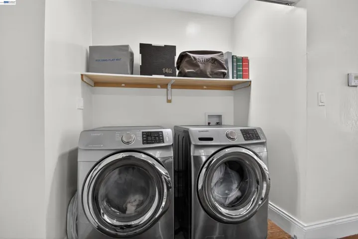 914 61st Street, Oakland, California 94608-1327
