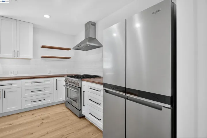 914 61st Street, Oakland, California 94608-1327