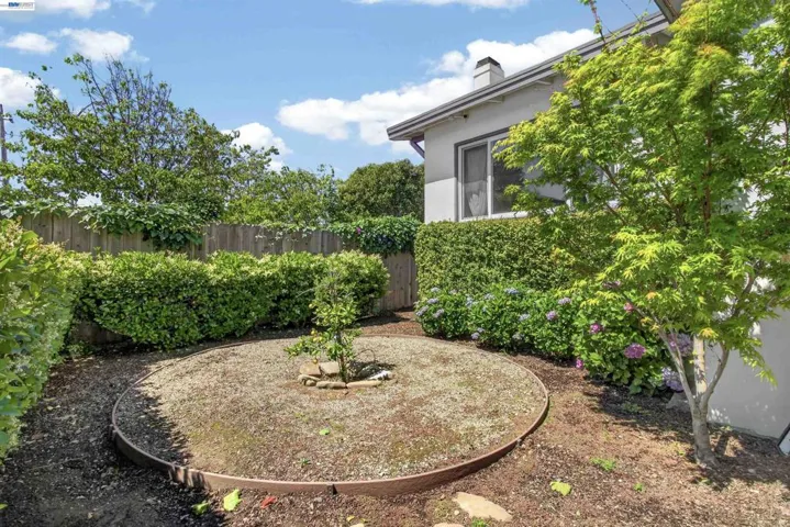 914 61st Street, Oakland, California 94608-1327