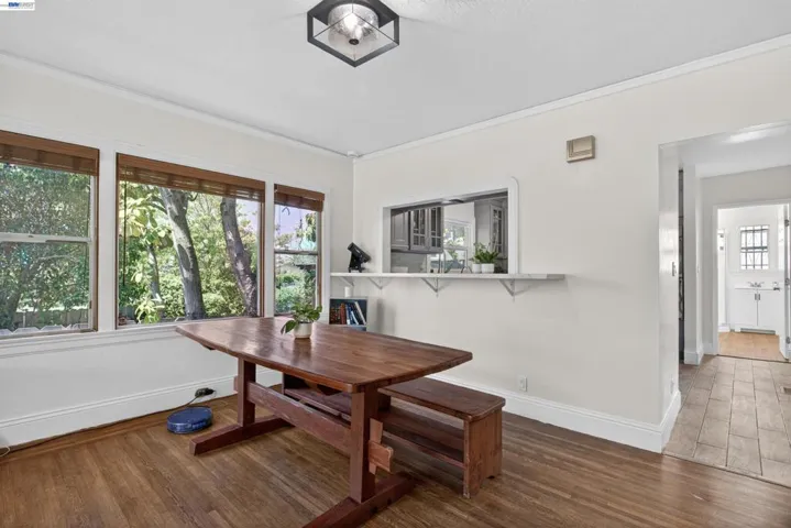 914 61st Street, Oakland, California 94608-1327
