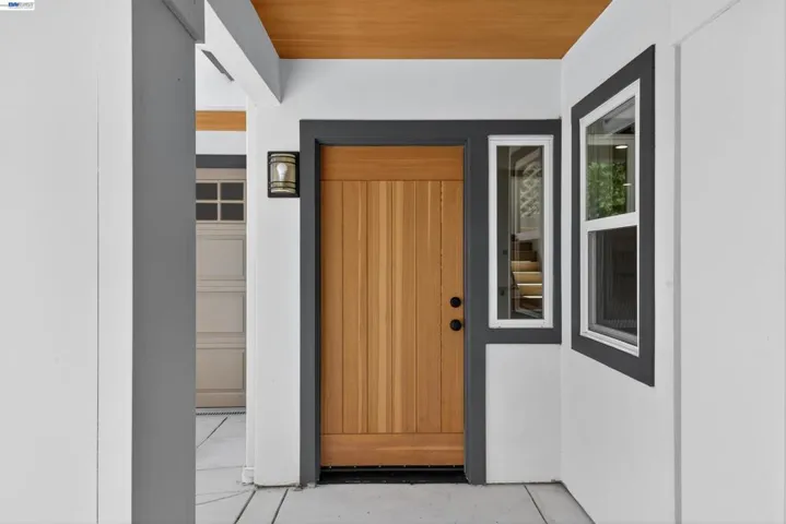 914 61st Street, Oakland, California 94608-1327