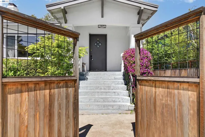 914 61st Street, Oakland, California 94608-1327