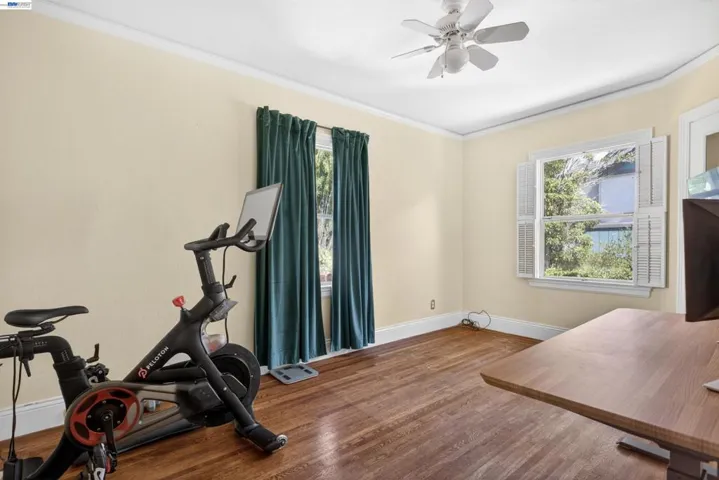 914 61st Street, Oakland, California 94608-1327