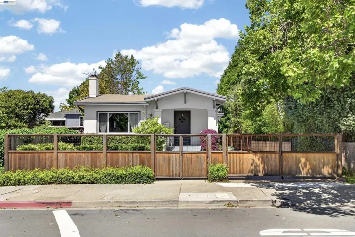 914 61st Street, Oakland, California 94608-1327