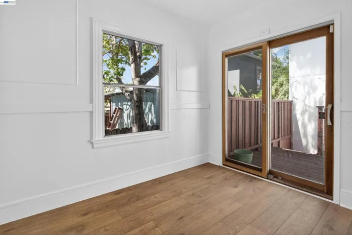 914 61st Street, Oakland, California 94608-1327