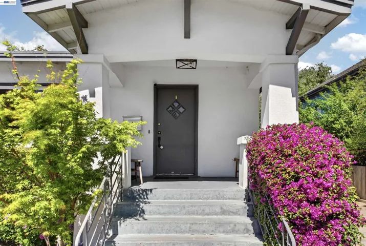 914 61st Street, Oakland, California 94608-1327