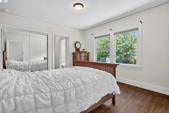 914 61st Street, Oakland, California 94608-1327
