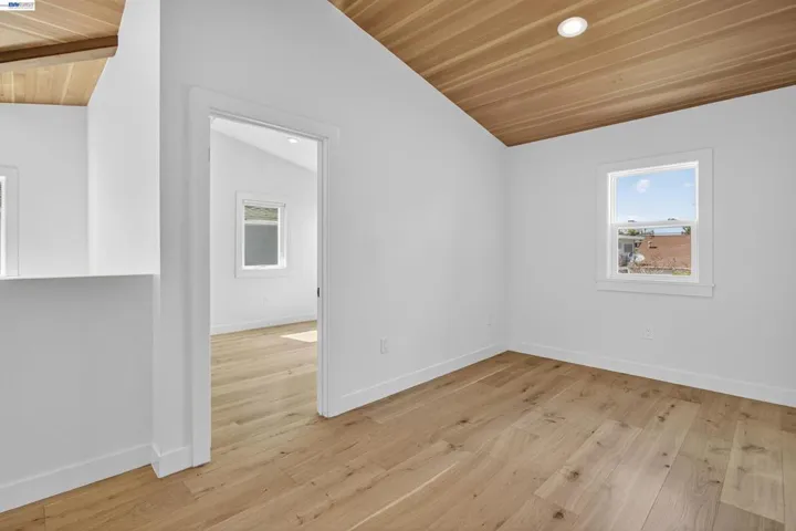 914 61st Street, Oakland, California 94608-1327