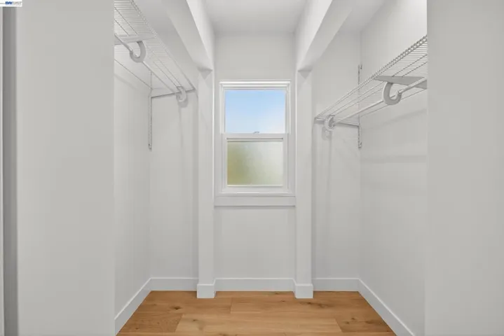 914 61st Street, Oakland, California 94608-1327