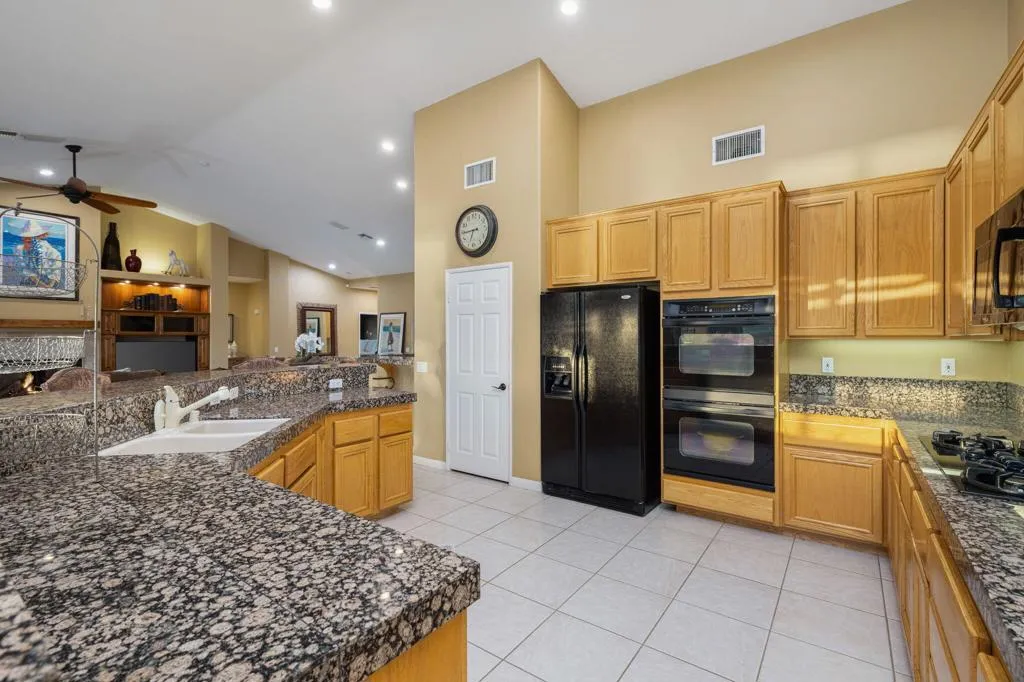 41-web-or-mls-CC_Horseshoe_OPMG0426_041
