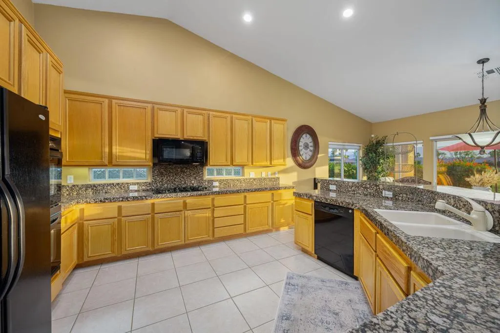 42-web-or-mls-CC_Horseshoe_OPMG0426_042