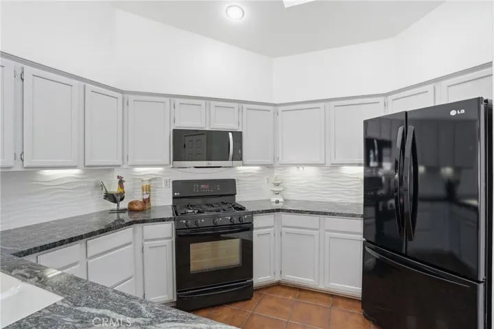 GRANITE KITCHEN