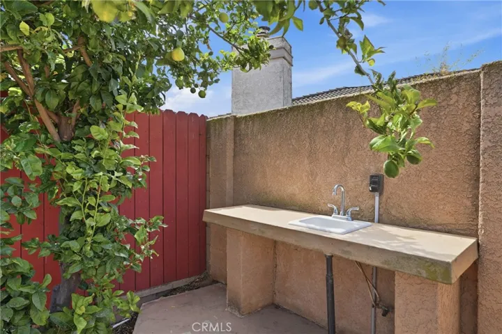 WORK AREA WITH SINK
