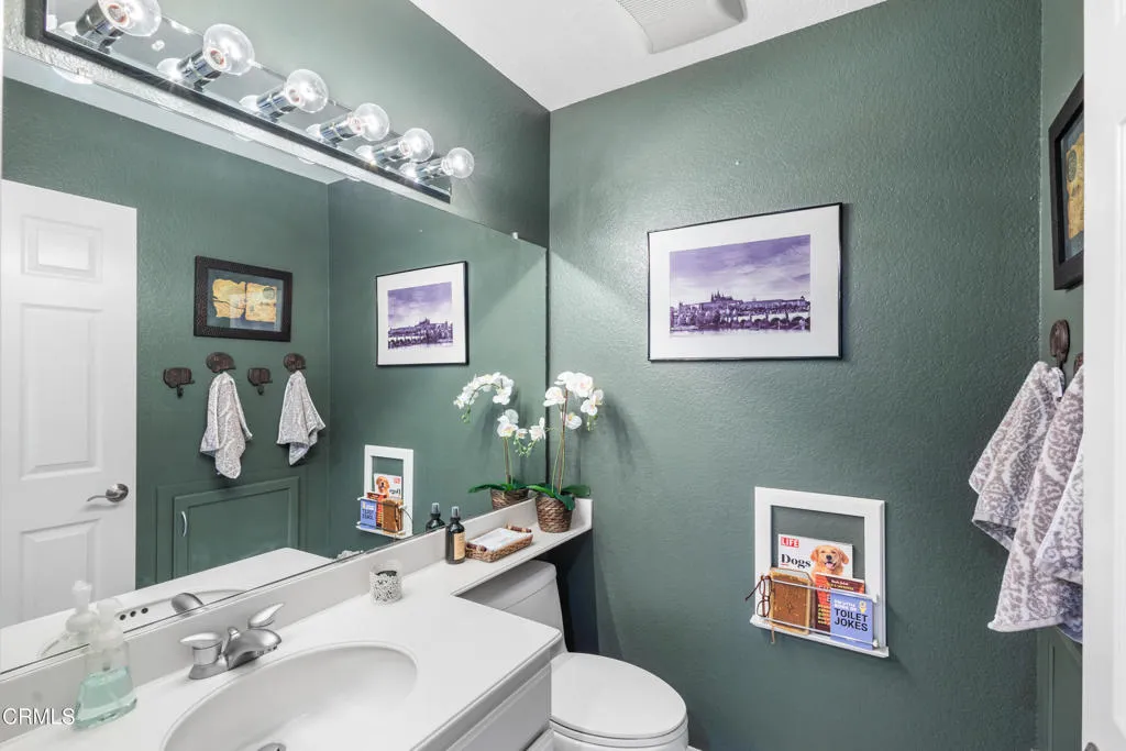 Bathroom downstairs 1