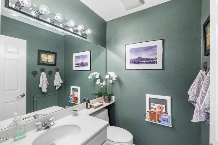 Bathroom downstairs 1