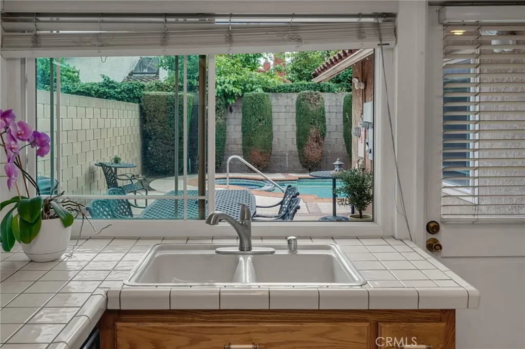Kitchen leads to back area - perfect for entertaining Family & Friends