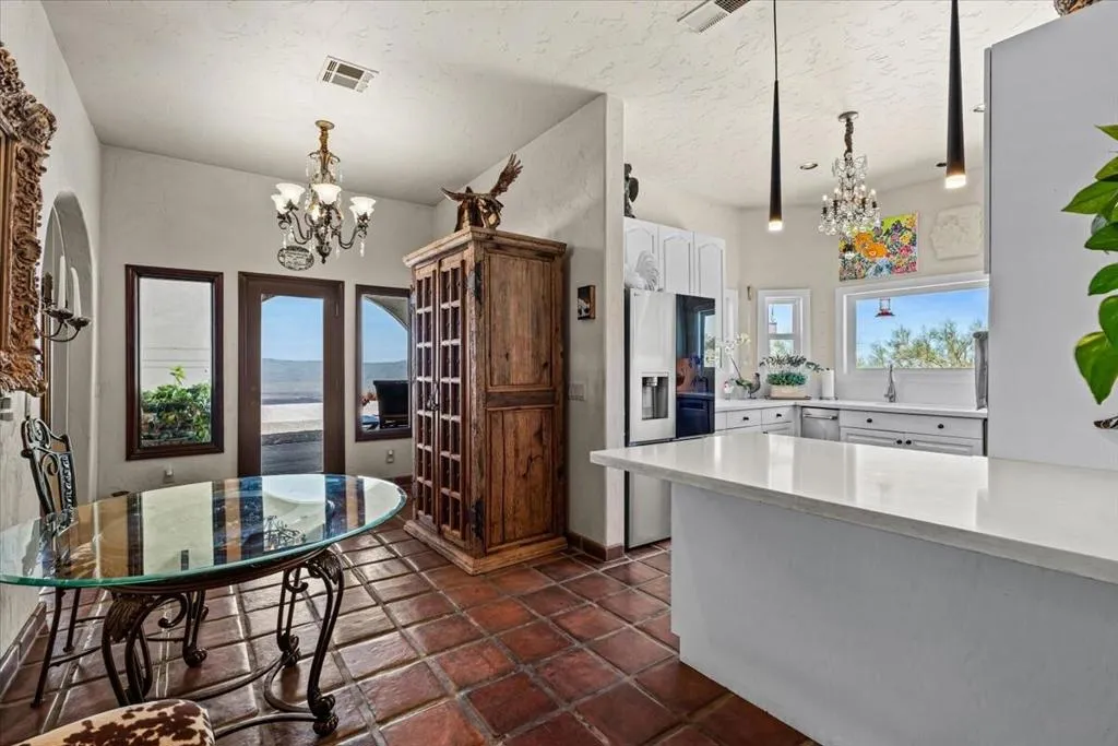 Casual Dining Area