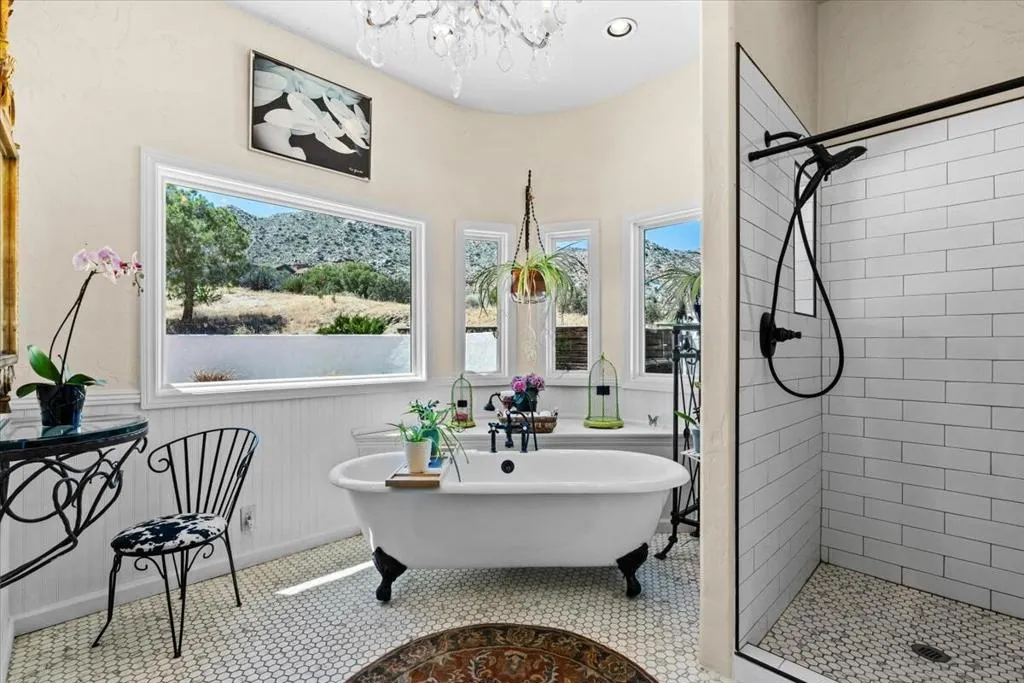 Claw Soaking Tub, Tiled Shower