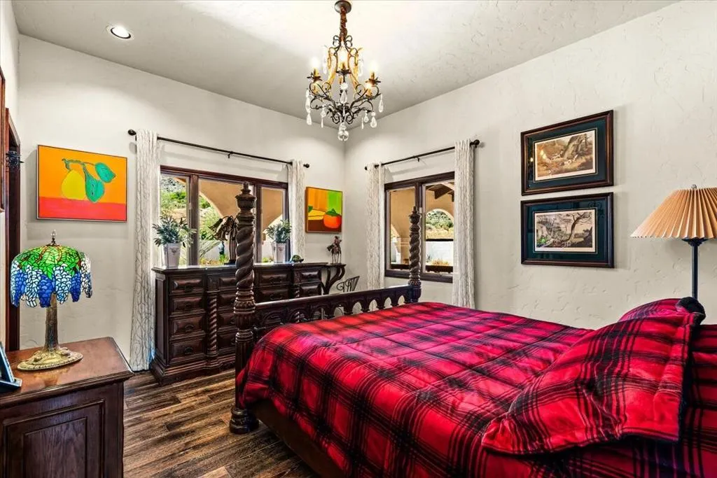 Guest BR w/Wood Plank Floor