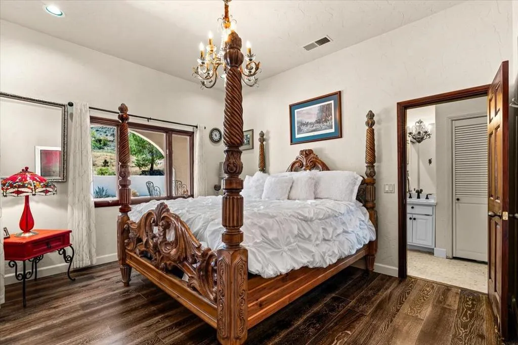 Guest BR, Wood Plank Floor
