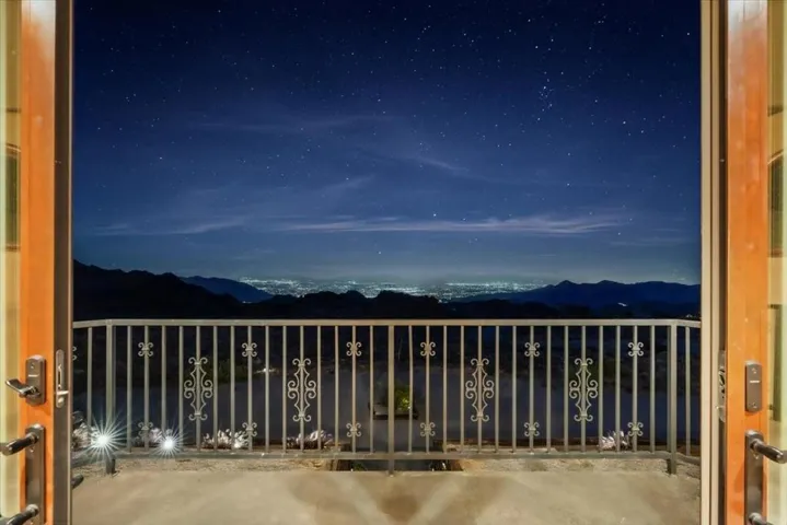 Open Air Balcony, Twinkling Stars