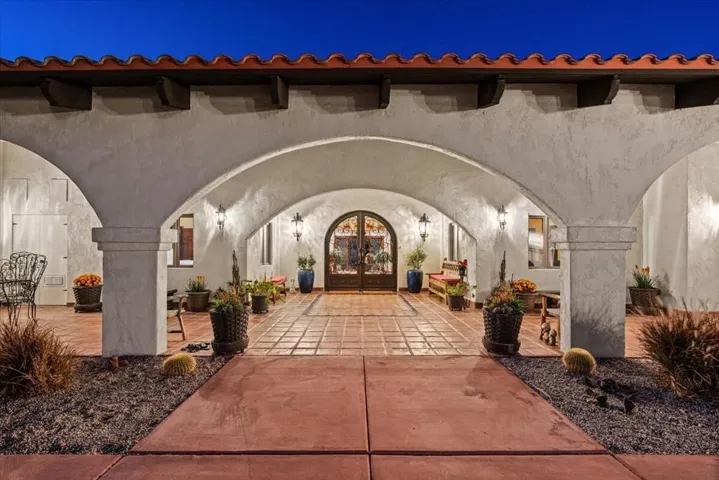 Hallmark Arched Detailing