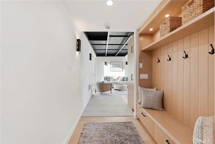 Entry/Hallway