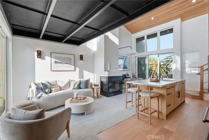 Living Room/Kitchen