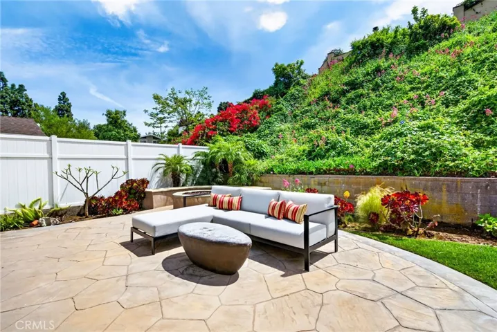 2010 Van Karajan, Rancho Palos Verdes, California 90275