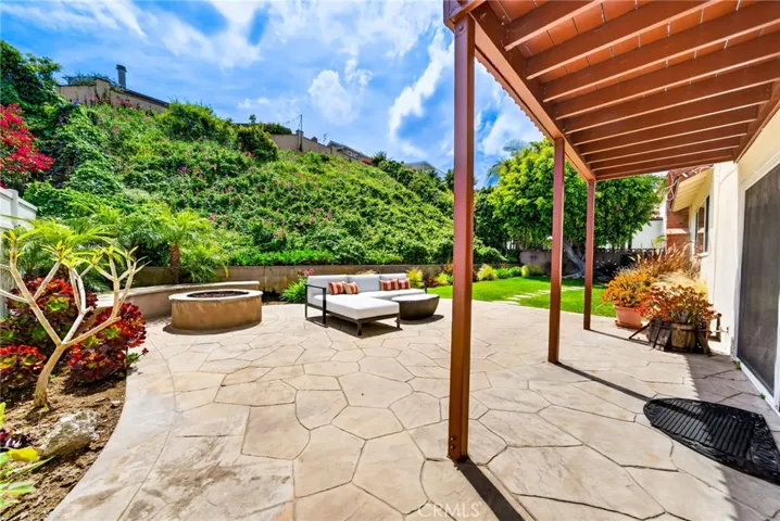 2010 Van Karajan, Rancho Palos Verdes, California 90275