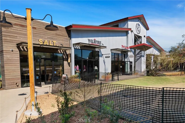A curated mix of dining and retail, where modern concepts meet San Juan’s laid-back, coastal lifestyle.
