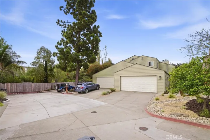Showing attached until next door.