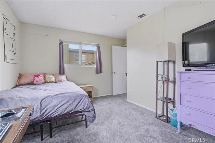 Secondary upstairs bedroom