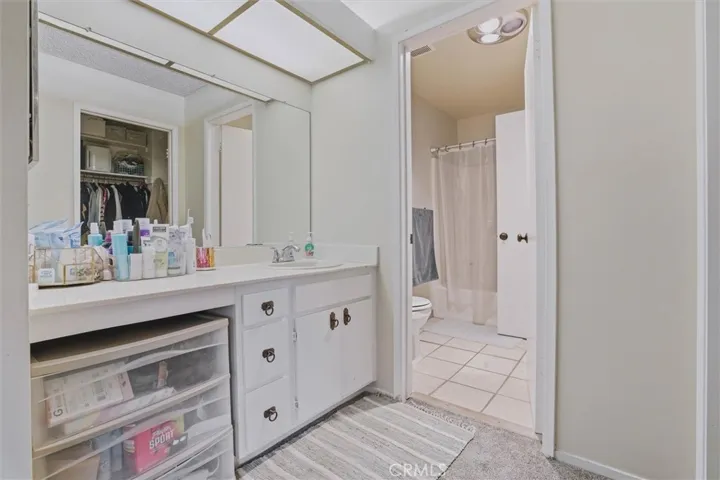 Sink/vanity area in primary room