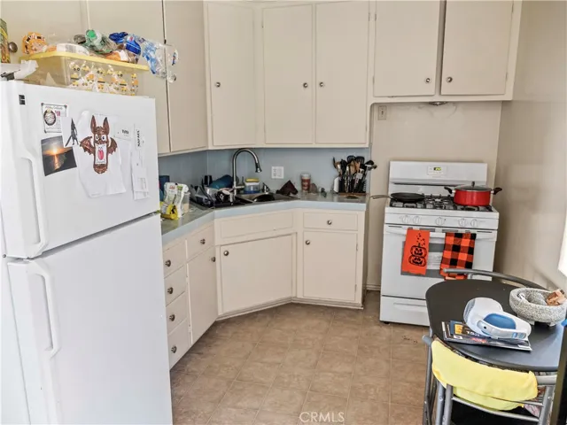3605 Stephen M White, San Pedro, California 90731