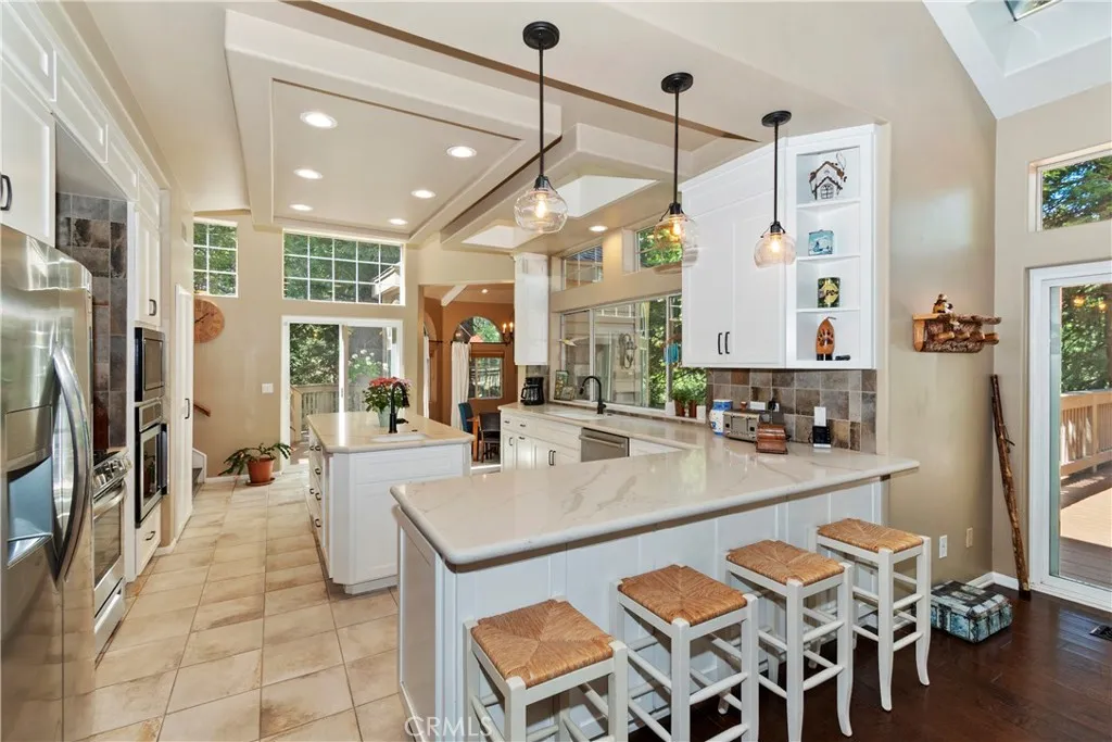 Large well-lit kitchen. BIG oversized window over sink!!!