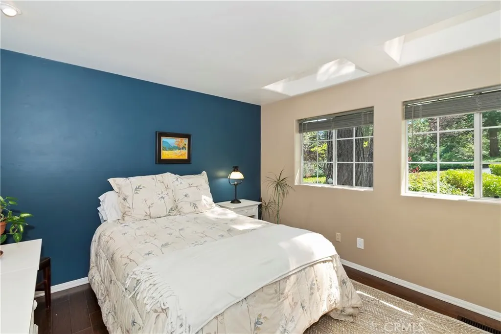 Guest bedroom-lots of light and space.