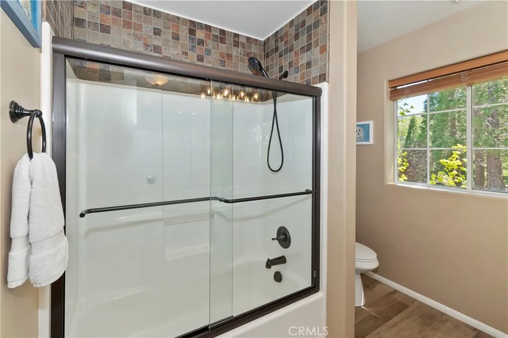 Upgraded tub/shower.