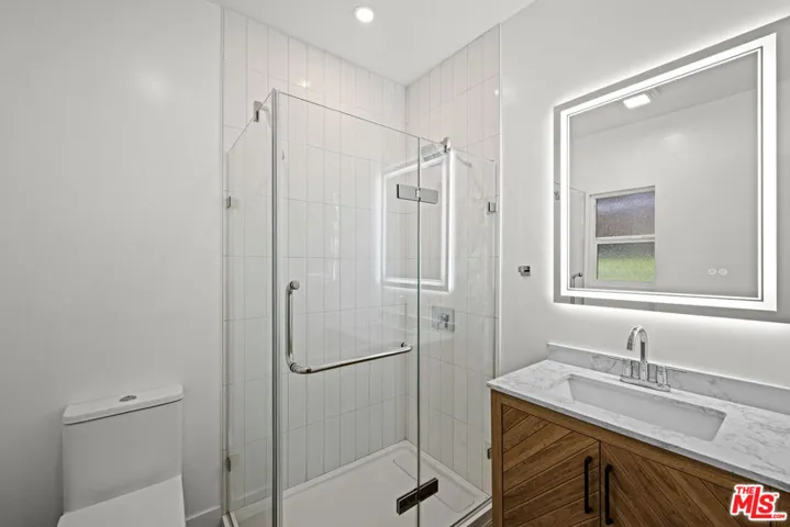 Bathroom2