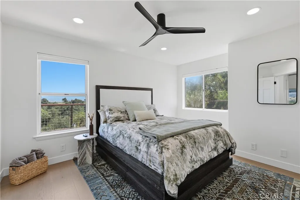 1st Floor Guest Room