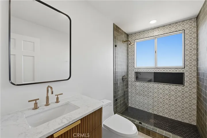 2nd floor Bath