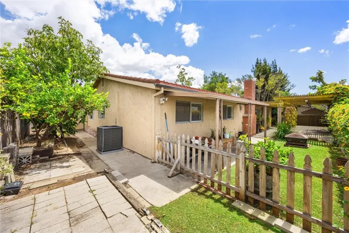 809 North Ford Avenue, Fullerton, California 92832