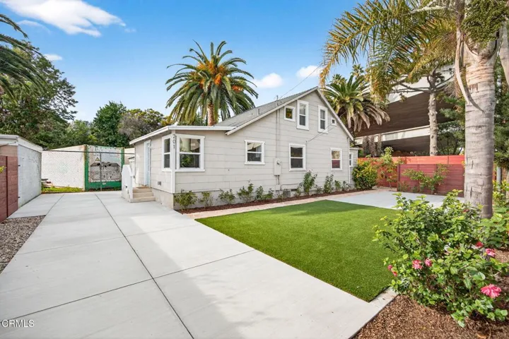 1-web-or-mls-UpmarketMedia_201Olive-010